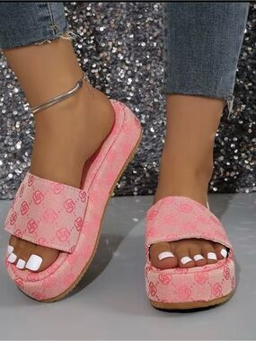 Women's Pink Platform Slide Sandals with Patterned Strap